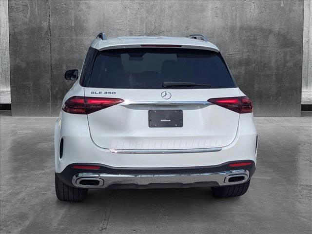 Photo of 2025 MANUFAKTUR Moonlight White Metallic Mercedes-Benz GLE 350