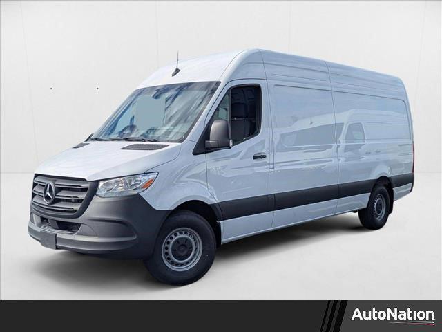 Photo of 2025 Arctic White Mercedes-Benz Sprinter 2500