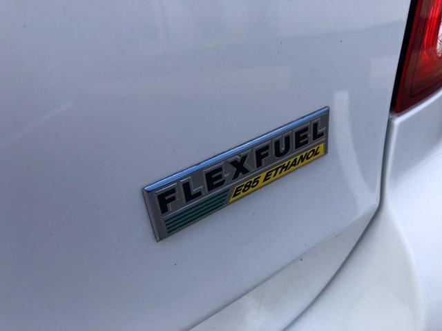 Photo of 2016 White Dodge Grand Caravan