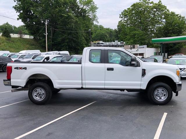 Photo of 2017 White Ford F-250