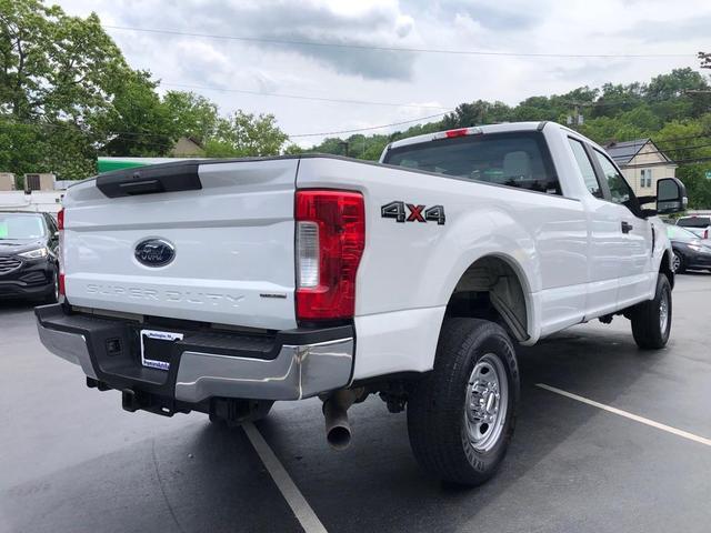Photo of 2017 White Ford F-250