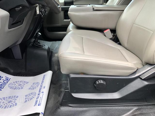 Photo of 2017 White Ford F-250