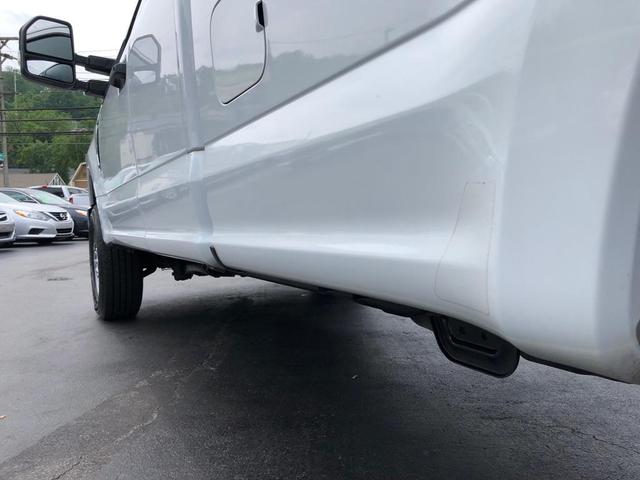 Photo of 2017 White Ford F-250