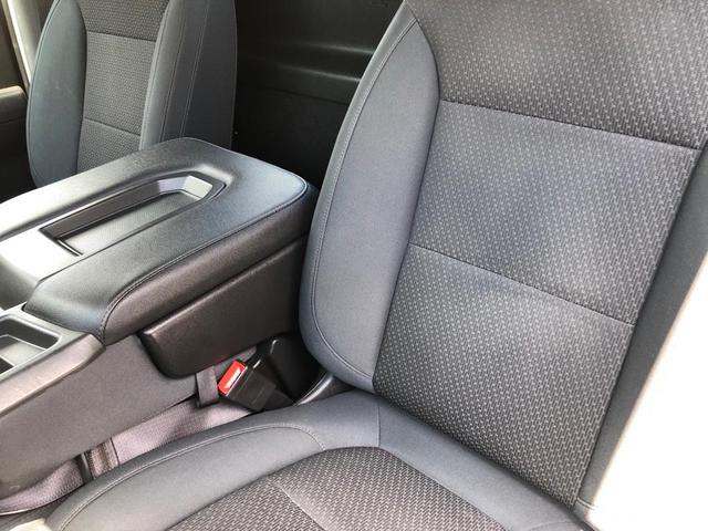 Photo of 2019 White Chevrolet Silverado 1500