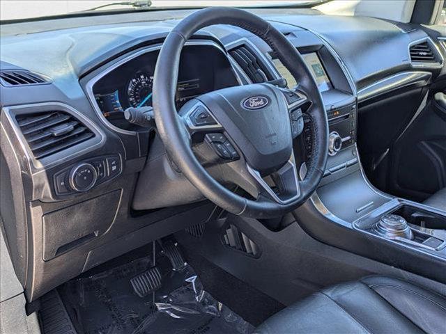 Photo of 2019 Agate Black Metallic Ford Edge