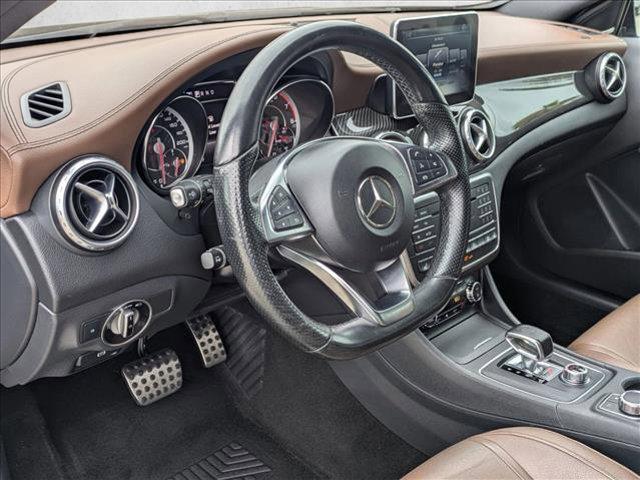 Photo of 2016 Silver/Gray Mercedes-Benz AMG GLA