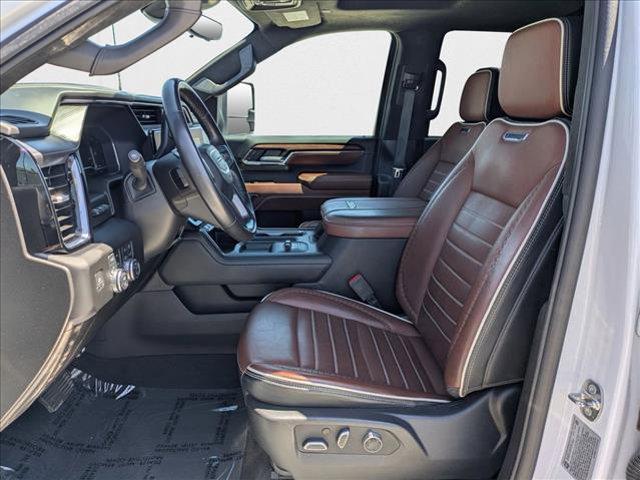 Photo of 2024 White Frost Tricoat GMC Sierra 2500