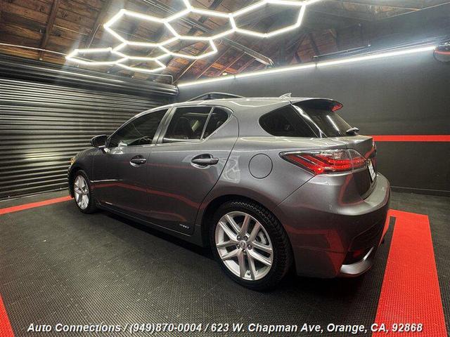 Photo of 2014 Nebula Gray Pearl Lexus CT 200h