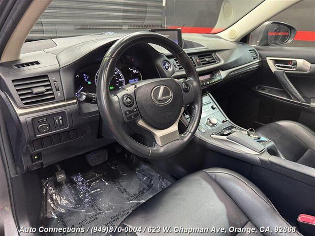 Photo of 2014 Nebula Gray Pearl Lexus CT 200h