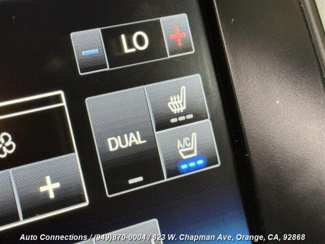 Photo of 2015 Magnetic Metallic Ford Explorer