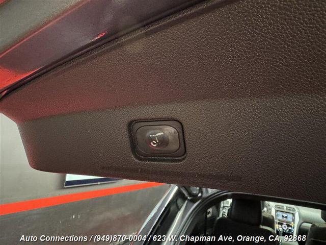 Photo of 2015 Magnetic Metallic Ford Explorer