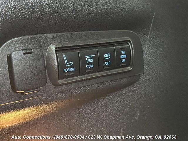 Photo of 2015 Magnetic Metallic Ford Explorer
