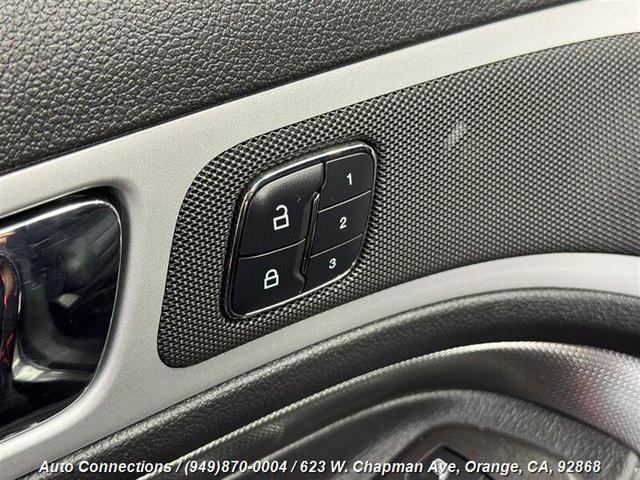 Photo of 2015 Magnetic Metallic Ford Explorer