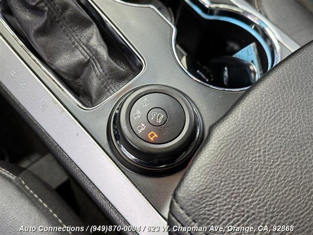 Photo of 2015 Magnetic Metallic Ford Explorer