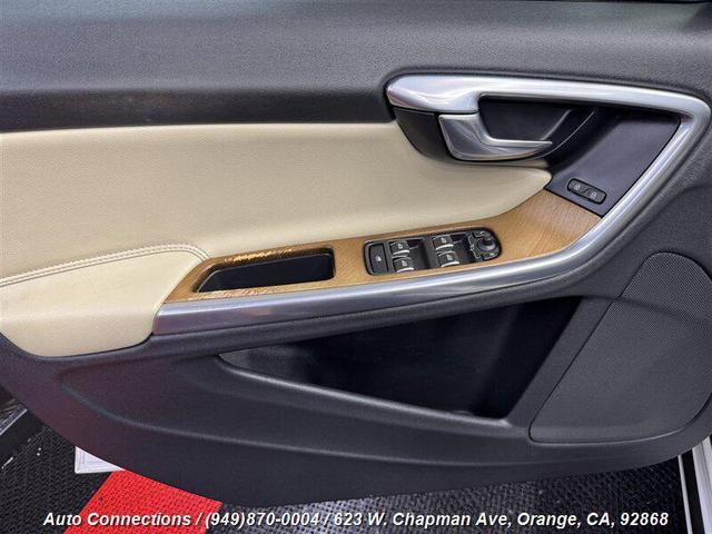 Photo of 2016 Crystal White Pearl Volvo S60 Inscription