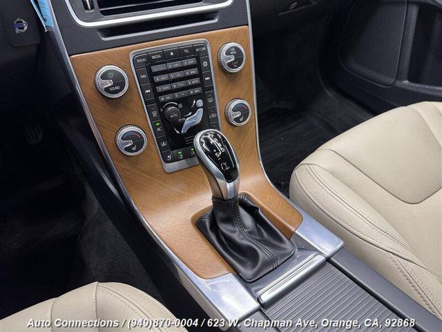 Photo of 2016 Crystal White Pearl Volvo S60 Inscription