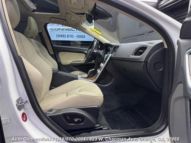 Photo of 2016 Crystal White Pearl Volvo S60 Inscription