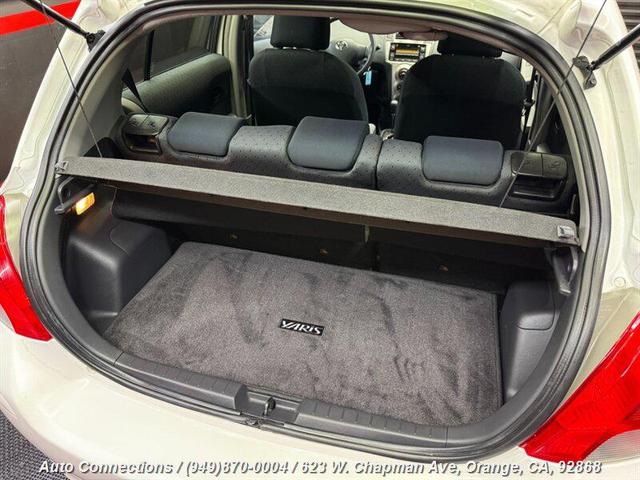 Photo of 2011 Super White Toyota Yaris