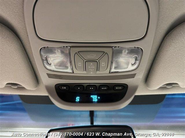 Photo of 2007 Arctic Frost Pearl Toyota Sienna