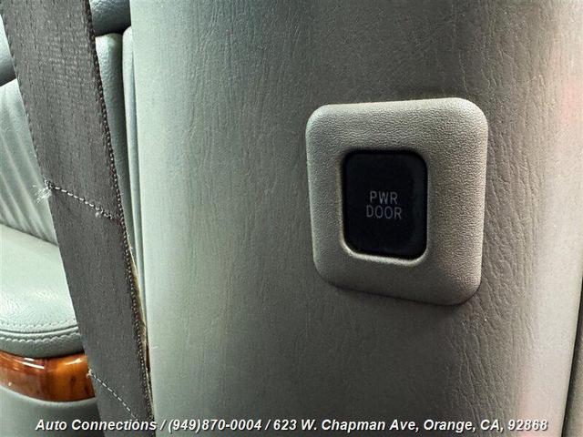 Photo of 2007 Arctic Frost Pearl Toyota Sienna