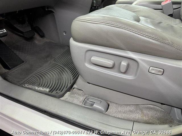 Photo of 2007 Arctic Frost Pearl Toyota Sienna