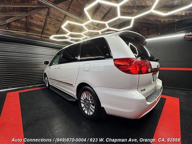 Photo of 2007 Arctic Frost Pearl Toyota Sienna