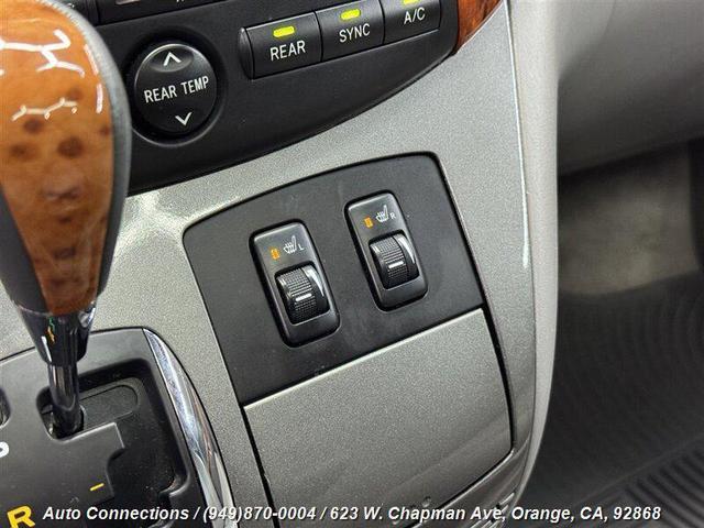 Photo of 2007 Arctic Frost Pearl Toyota Sienna