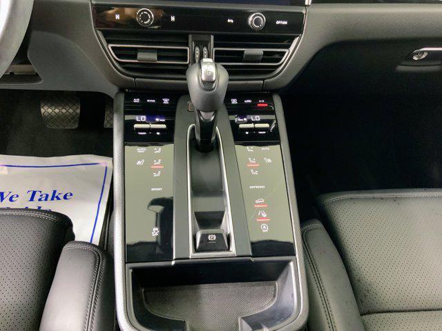 Photo of 2022 Black Porsche Macan