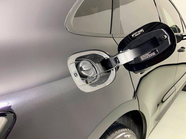 Photo of 2022 Black Porsche Macan