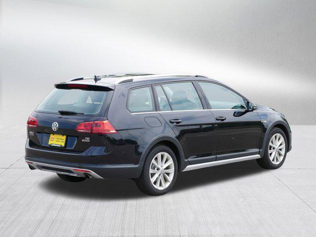 Photo of 2017 Deep Black Pearl Volkswagen Golf Alltrack