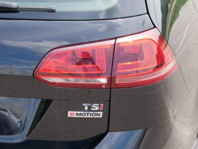 Photo of 2017 Deep Black Pearl Volkswagen Golf Alltrack