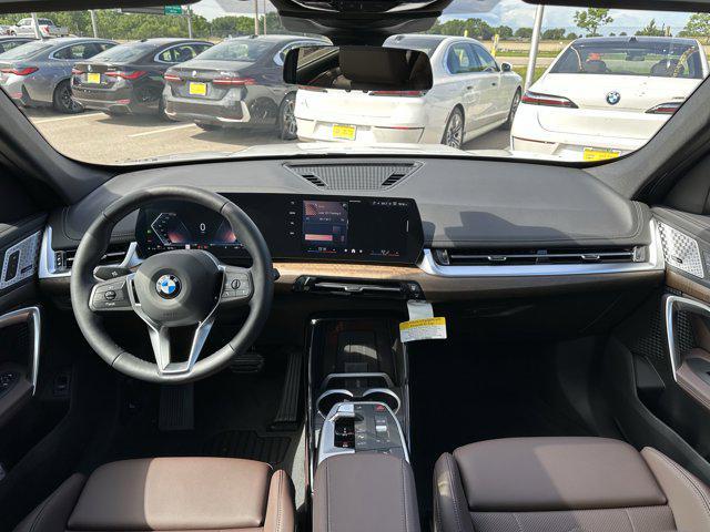 Photo of 2025 Mineral White Metallic BMW X1
