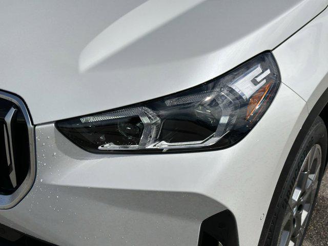 Photo of 2025 Mineral White Metallic BMW X1