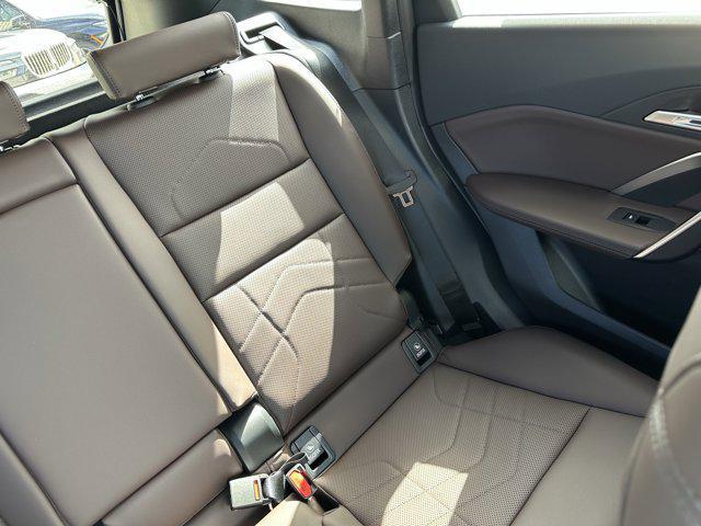 Photo of 2025 Mineral White Metallic BMW X1