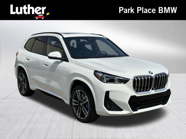 Photo of 2025 Alpine White BMW X1