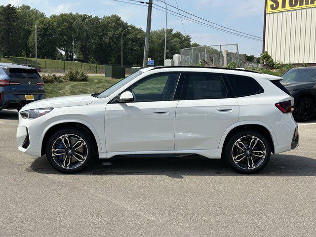 Photo of 2025 Alpine White BMW X1