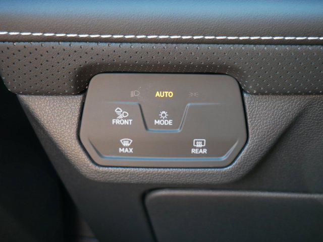 Photo of 2025 Deep Black Pearl Volkswagen Atlas Cross Sport