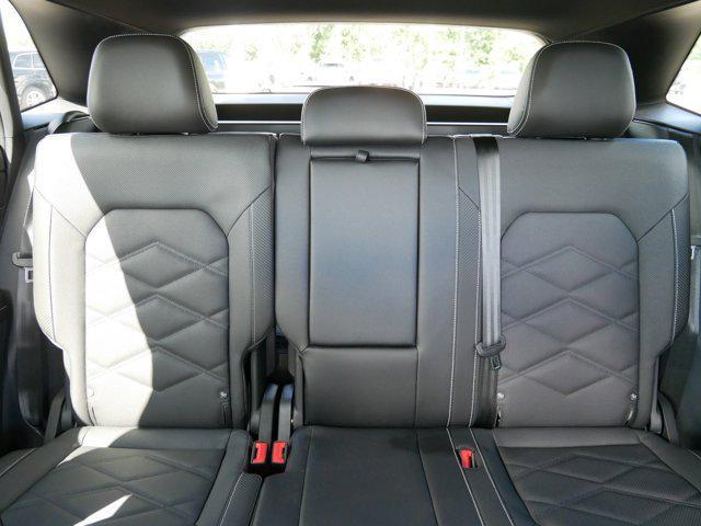 Photo of 2025 Deep Black Pearl Volkswagen Atlas Cross Sport
