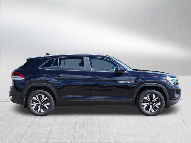 Photo of 2025 Deep Black Pearl Volkswagen Atlas Cross Sport