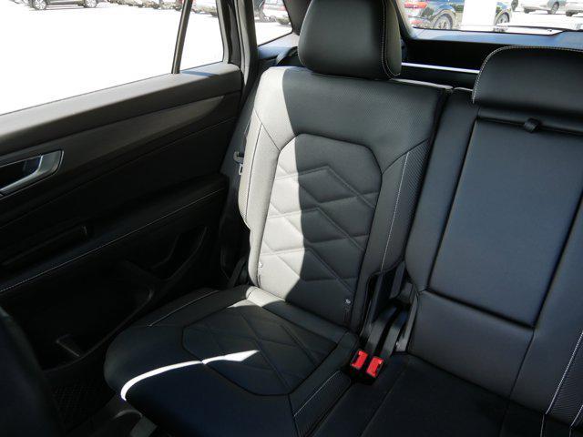 Photo of 2025 Deep Black Pearl Volkswagen Atlas Cross Sport