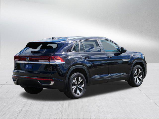 Photo of 2025 Deep Black Pearl Volkswagen Atlas Cross Sport