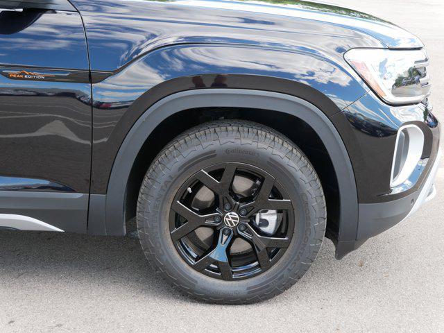 Photo of 2025 Deep Black Pearl Volkswagen Atlas