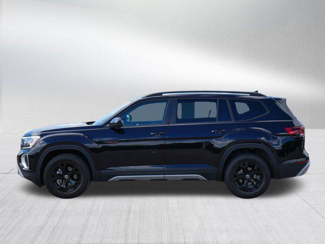 Photo of 2025 Deep Black Pearl Volkswagen Atlas