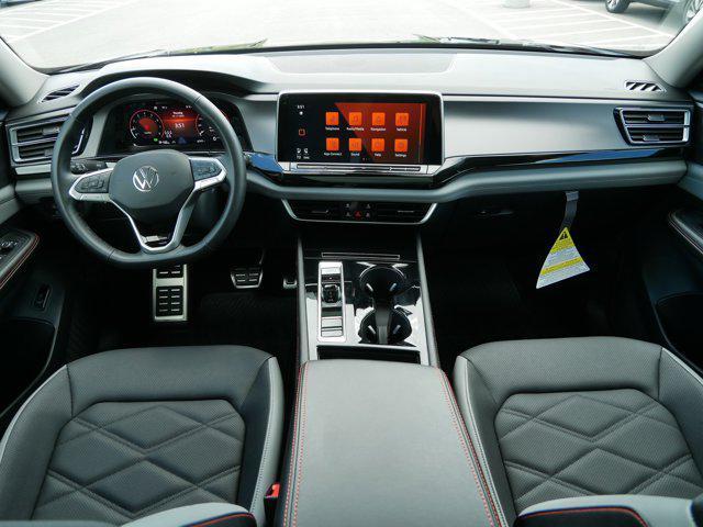 Photo of 2025 Deep Black Pearl Volkswagen Atlas