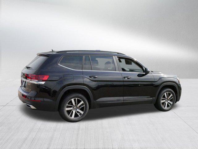 Photo of 2022 Deep Black Pearl Volkswagen Atlas