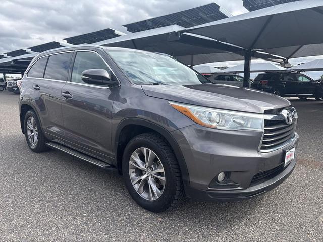 Photo of 2015 Predawn Gray Mica Toyota Highlander