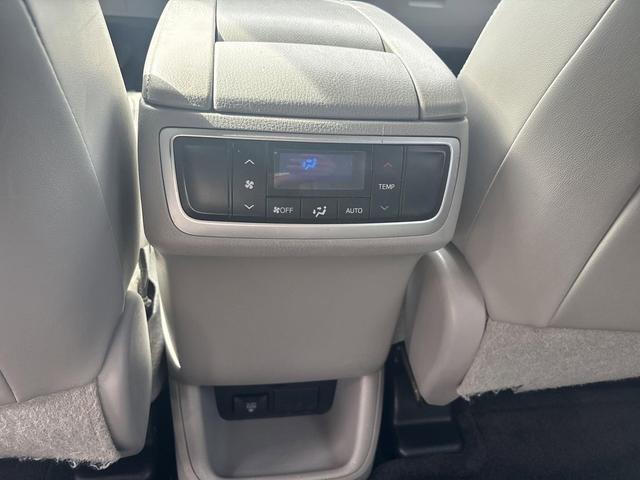 Photo of 2015 Predawn Gray Mica Toyota Highlander