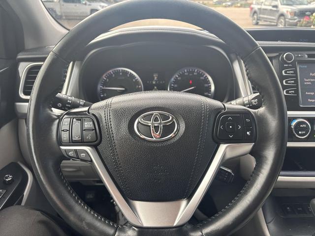 Photo of 2015 Predawn Gray Mica Toyota Highlander