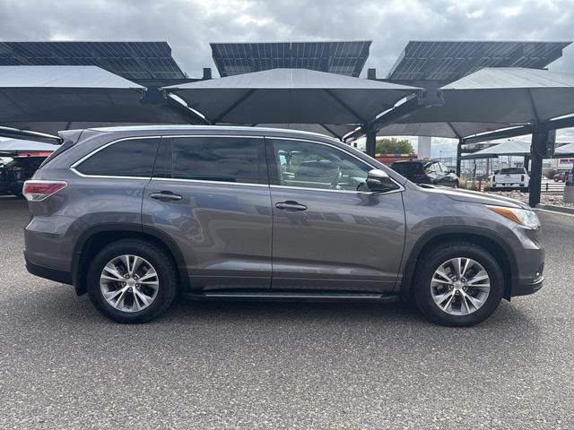 Photo of 2015 Predawn Gray Mica Toyota Highlander
