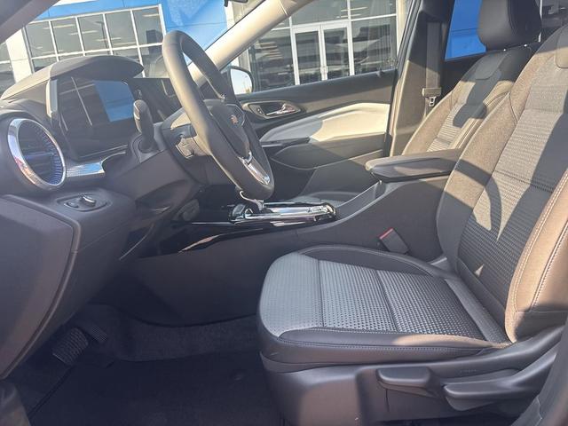 Photo of 2025 Mosaic Black Metallic Chevrolet Trax